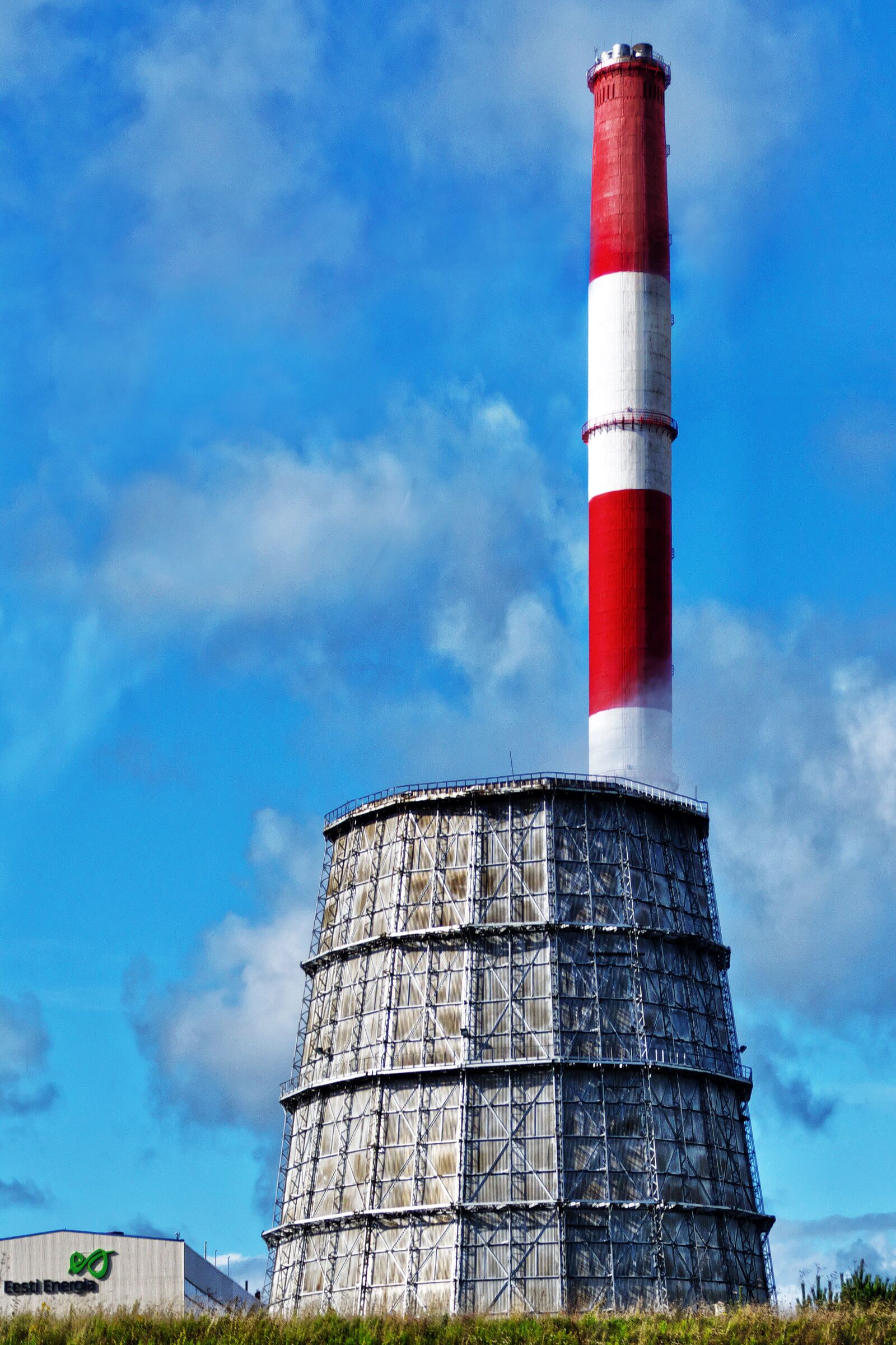 Panasonic Lumix DMC-FZ1000 sample photo. Cooling tower, chimney, power photography