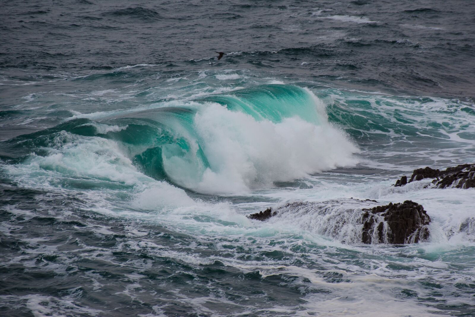 Pentax K-70 sample photo. Wave, green, sea photography