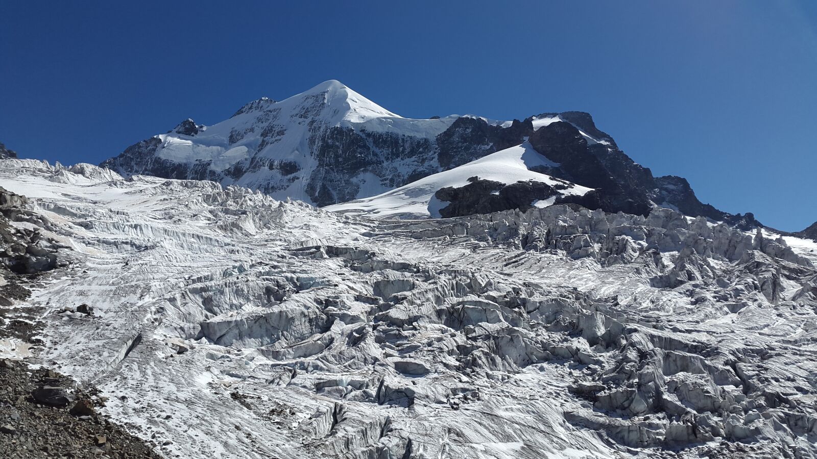 Samsung Galaxy Alpha sample photo. Glacier, crevasses, snow dome photography