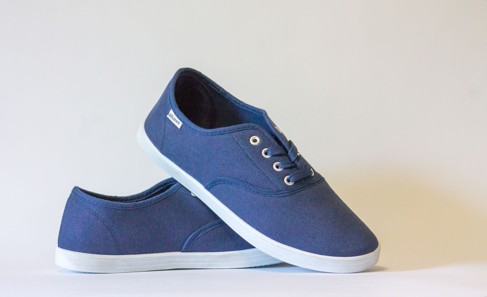 Canon EF 75-300mm f/4-5.6 sample photo. Fashion, shoes, footwear photography