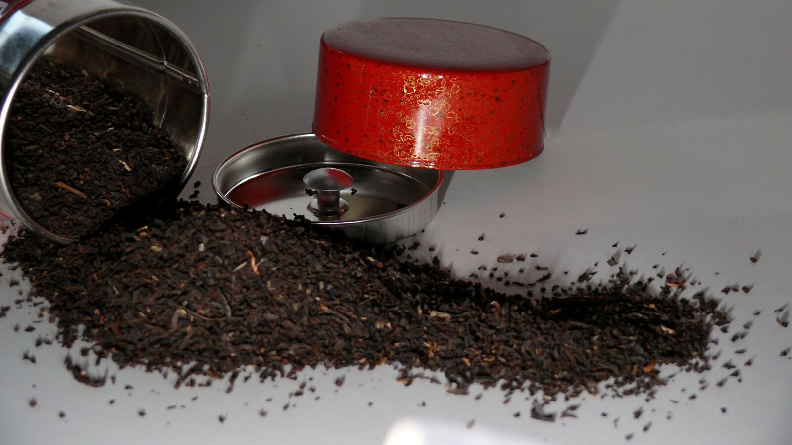 Leica V-LUX 1 sample photo. Tee, tea leaves, teapot photography
