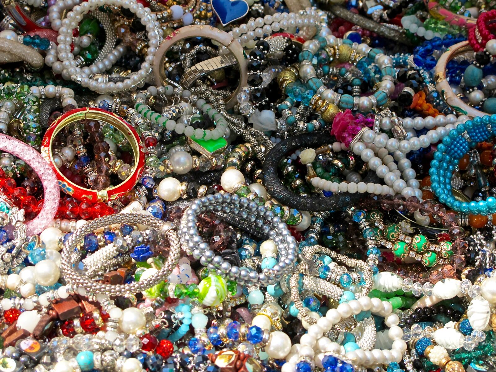 Canon PowerShot G11 sample photo. Jewelry, bling, trinkets photography