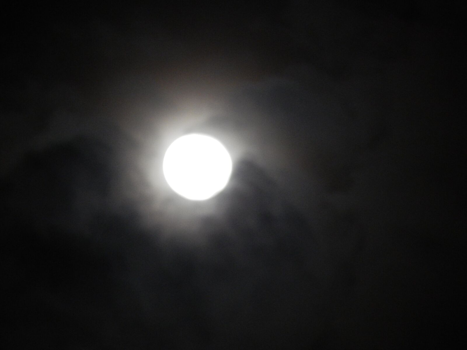 Nikon Coolpix L820 sample photo. Luna, moon, super photography