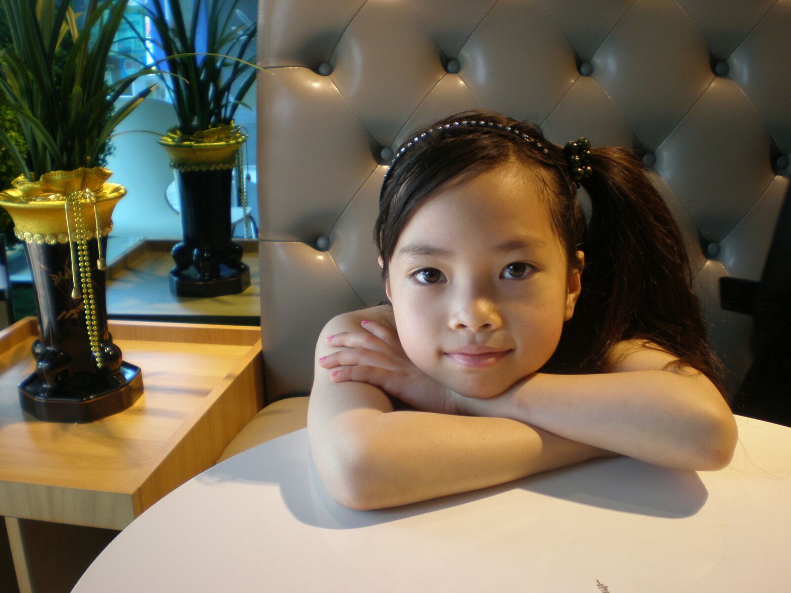 Olympus FE230/X790 sample photo. Cute, women's, smile photography