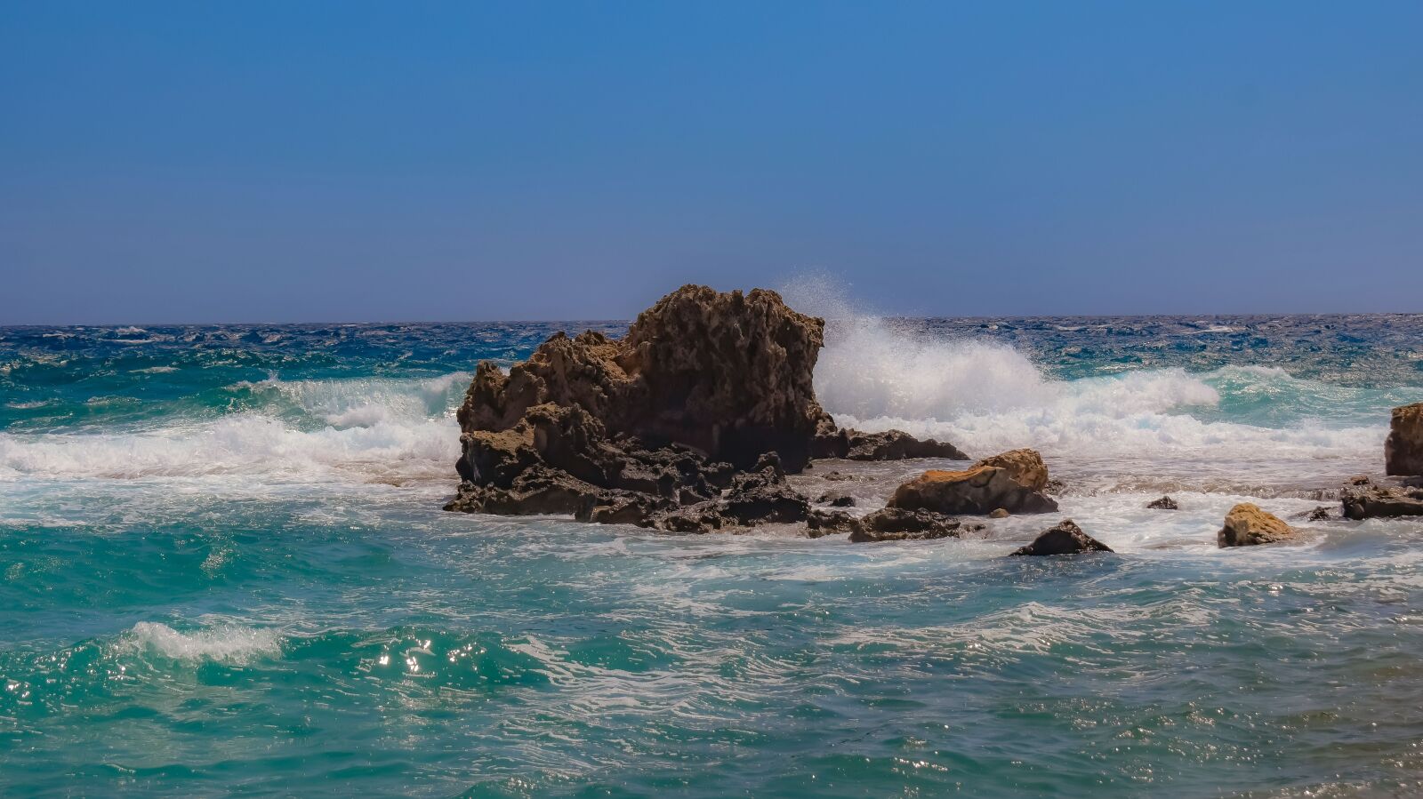 Nikon D3300 sample photo. Rock, wave, surf photography