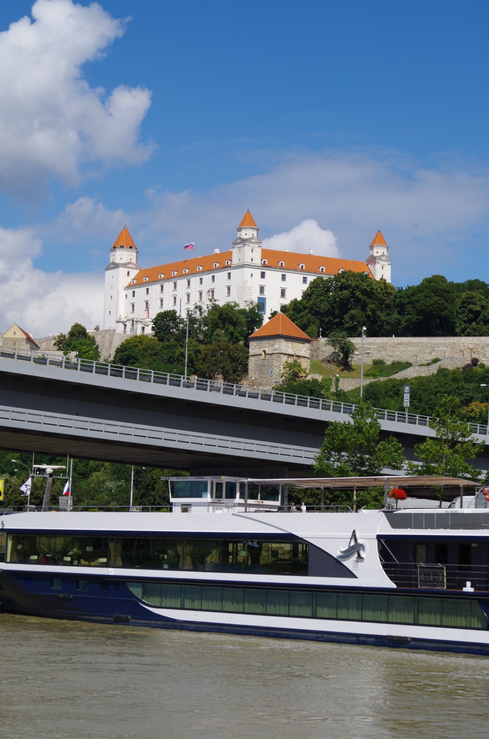 Pentax K-500 sample photo. Bratislava, slovakia, castle photography