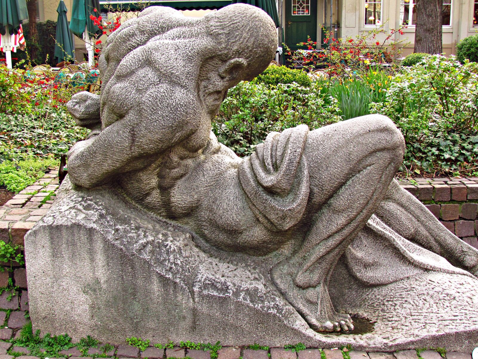 Canon PowerShot SX30 IS sample photo. The statue, the statue photography