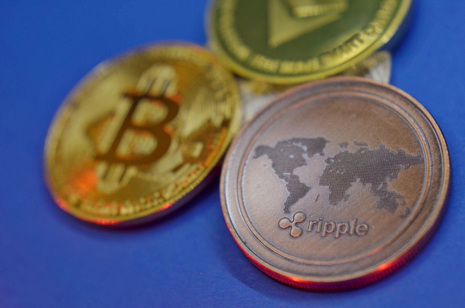 Nikon D7000 sample photo. Coins, cryptocurrencies, ripple photography