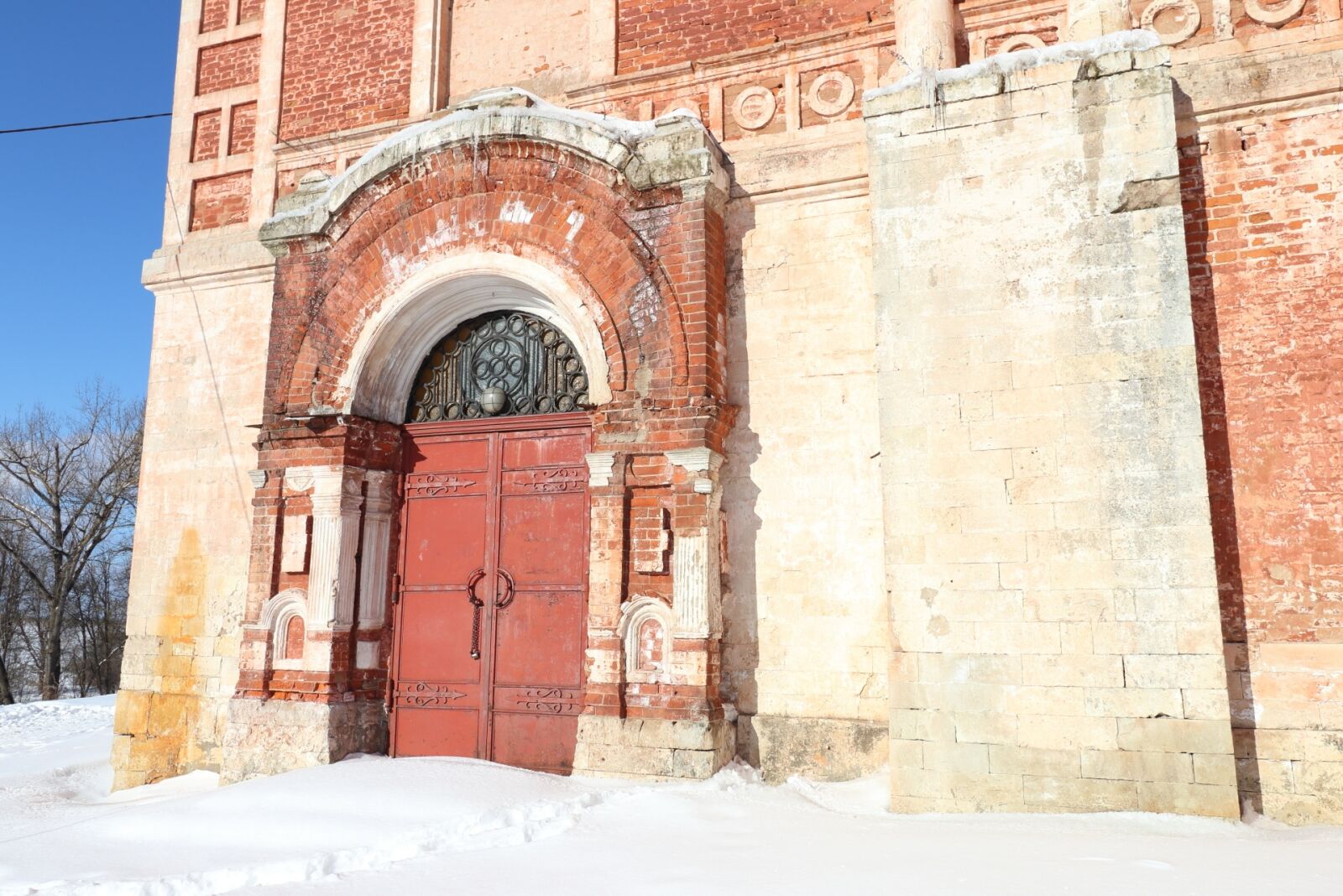 Canon EOS 77D (EOS 9000D / EOS 770D) sample photo. Architecture, old, the fa photography