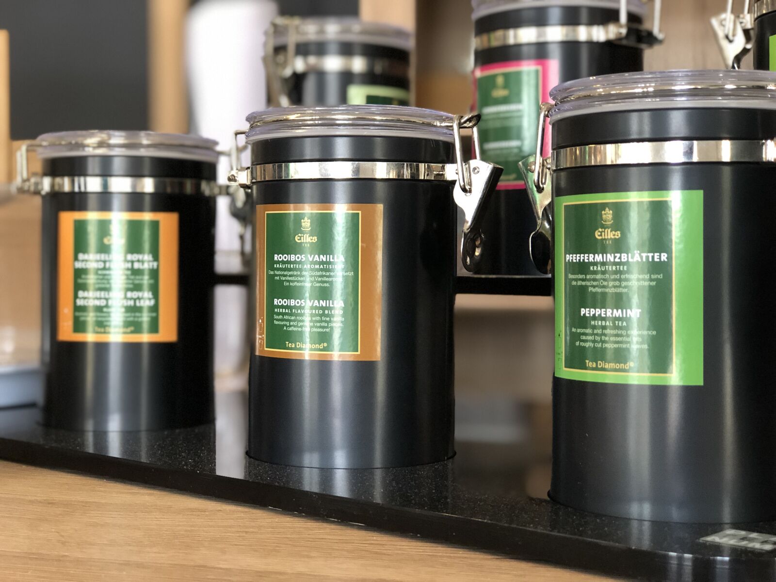 iPhone 8 Plus back dual camera 6.6mm f/2.8 sample photo. Tee, restaurant, cafe photography