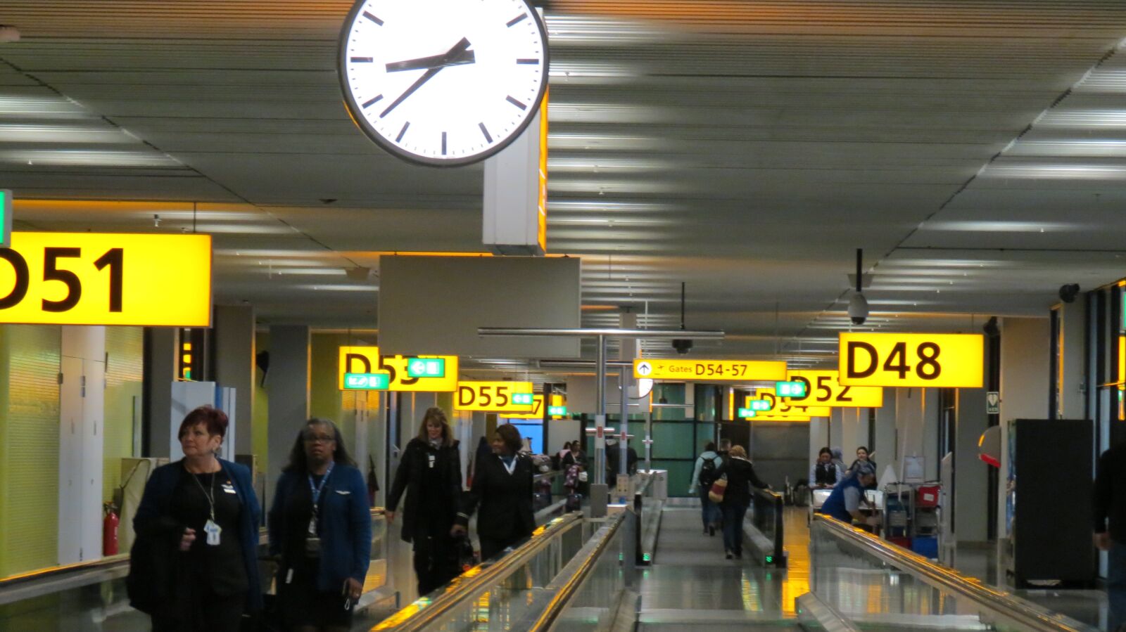 Canon PowerShot SX40 HS sample photo. Time, airport, travel photography
