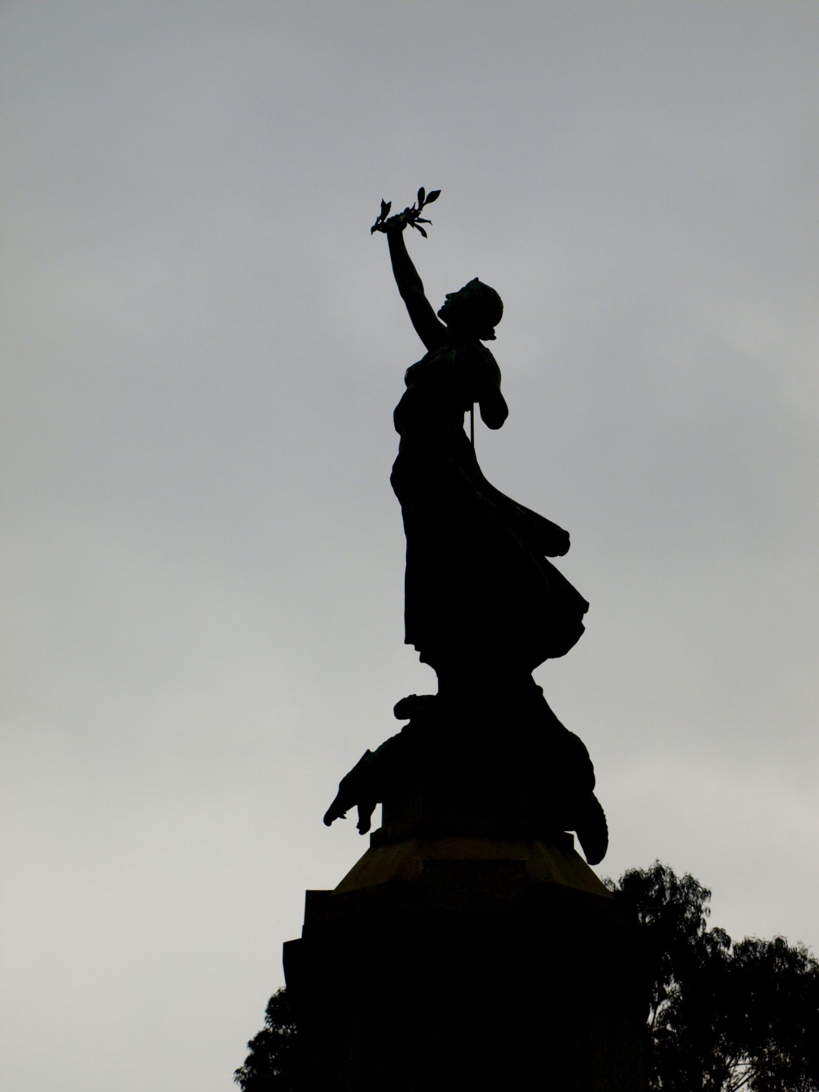 Olympus E-510 (EVOLT E-510) sample photo. Victory, triumph, laurel wreath photography
