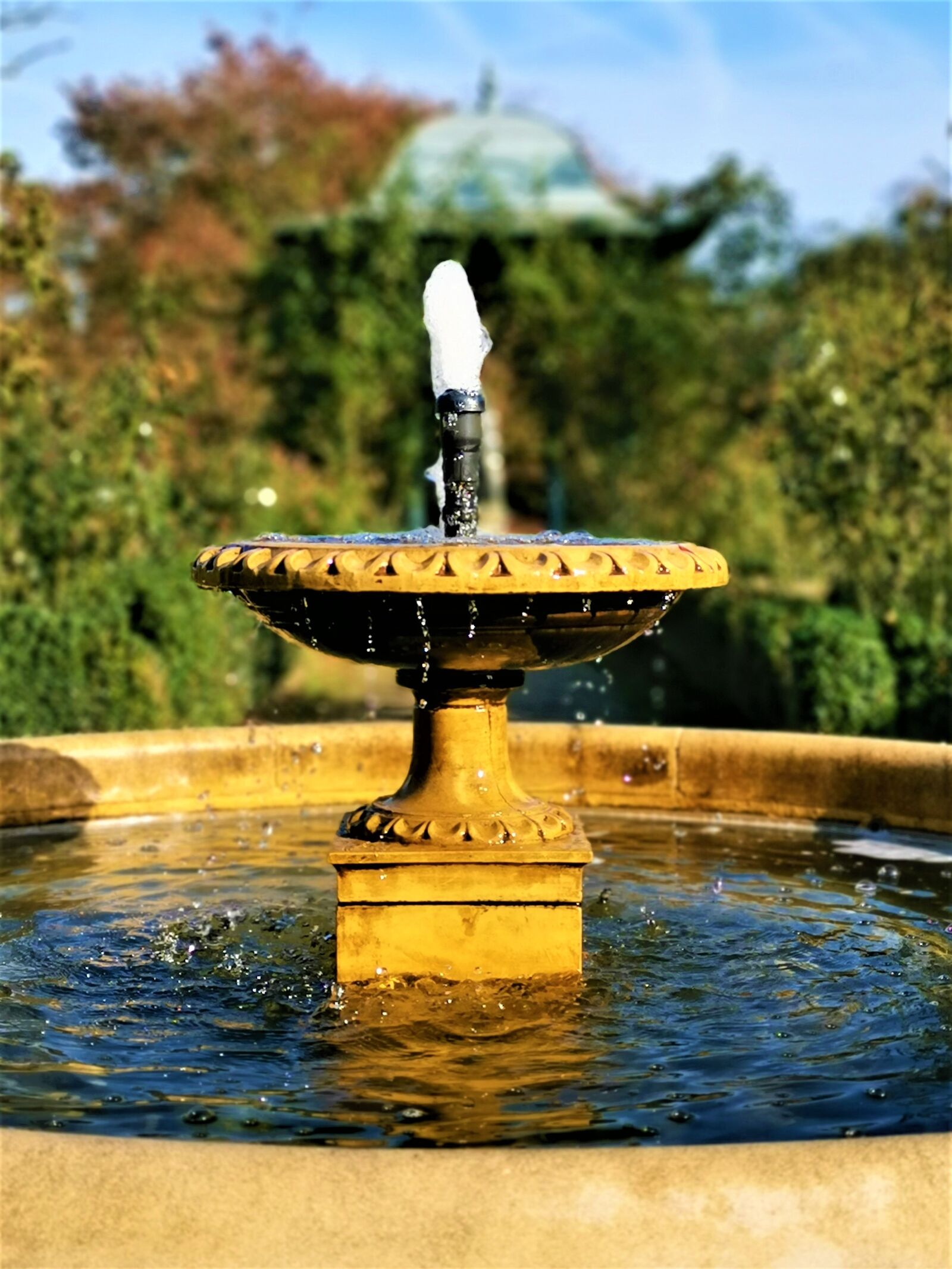 HUAWEI Mate 20 Pro sample photo. Fountain, water, garden photography