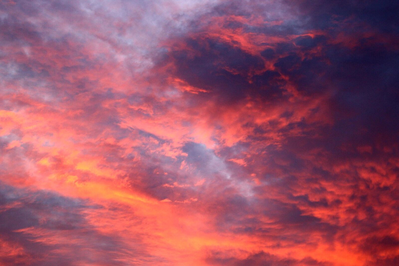 f/3.5-5.6 IS sample photo. Clouds, sunrise, dark sky photography