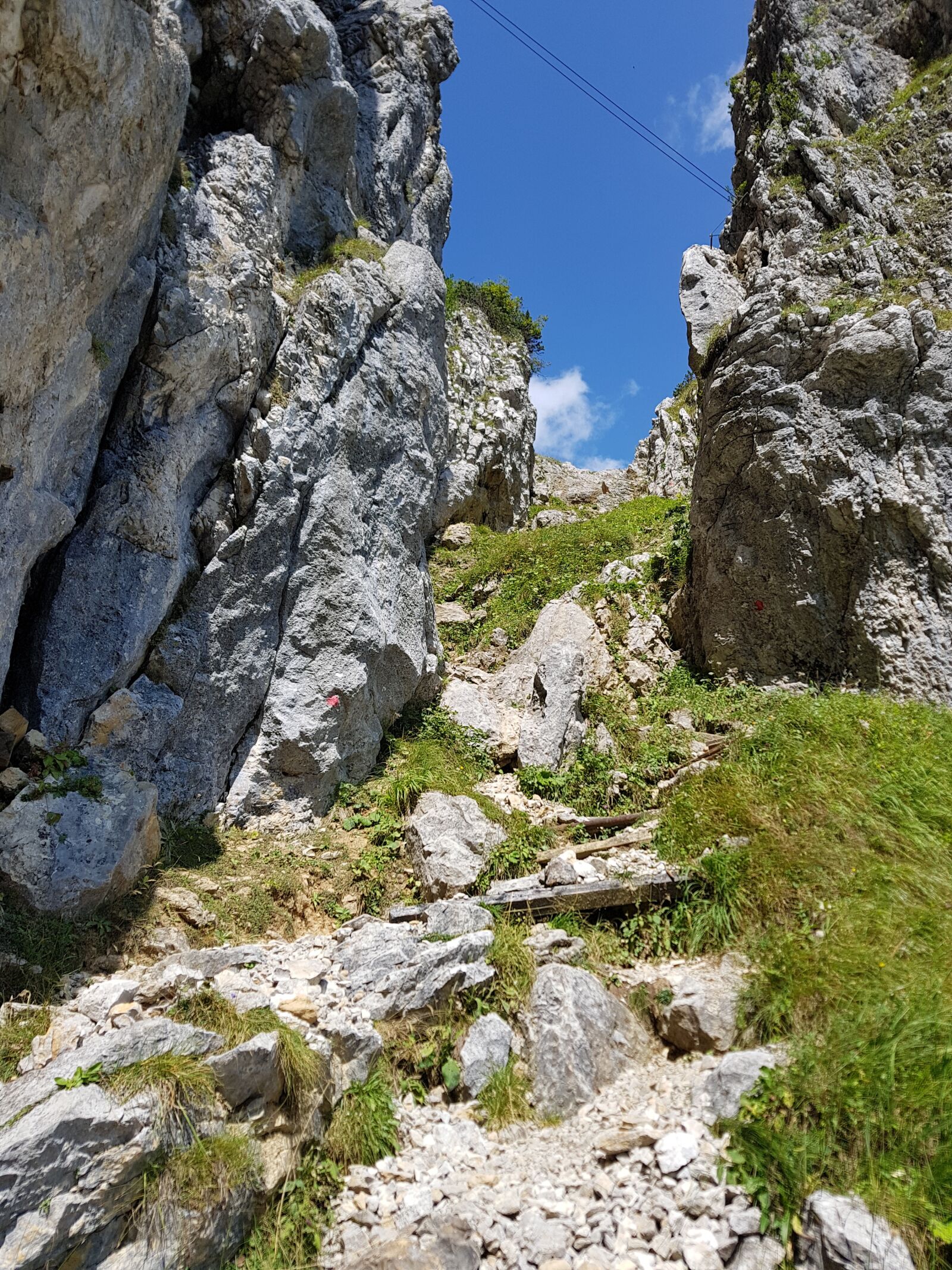 Samsung Galaxy S8 sample photo. Mountains, trail, landscape photography