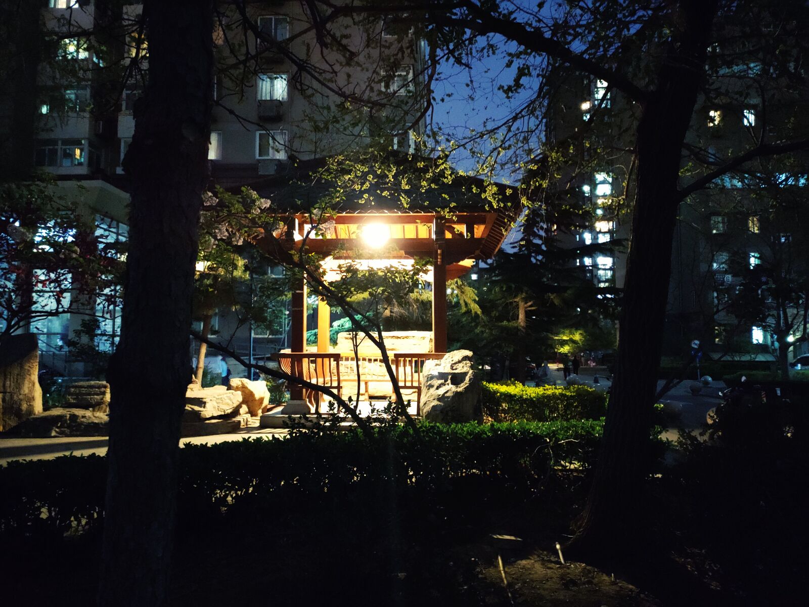 Xiaomi MI 9 sample photo. Night, light, the number photography