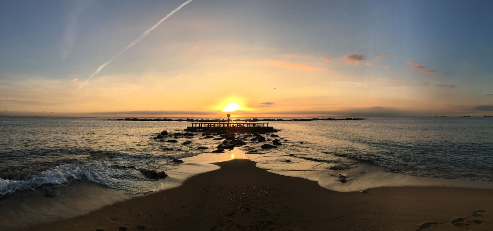 Apple iPhone 6s sample photo. Beach, sunrise, sea photography