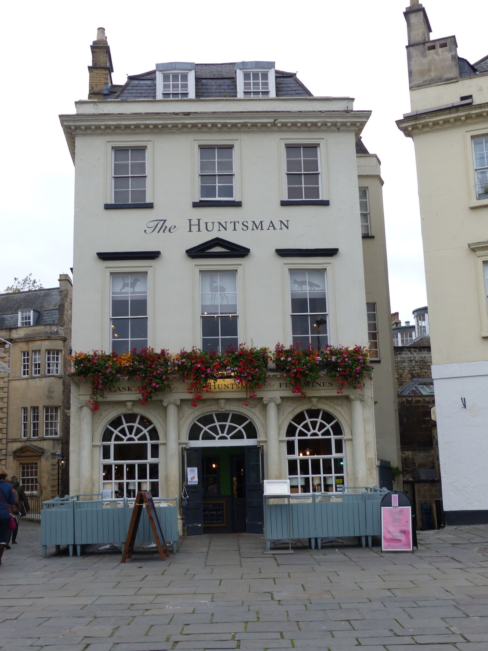 Panasonic Lumix DMC-FZ200 sample photo. Bar, huntsman, pub, public photography