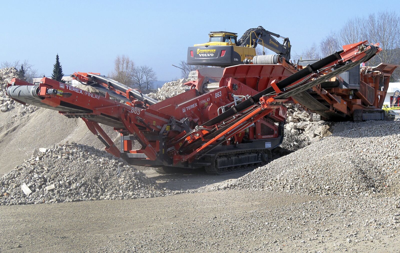 Canon PowerShot G12 sample photo. Building rubble, crusher, excavators photography