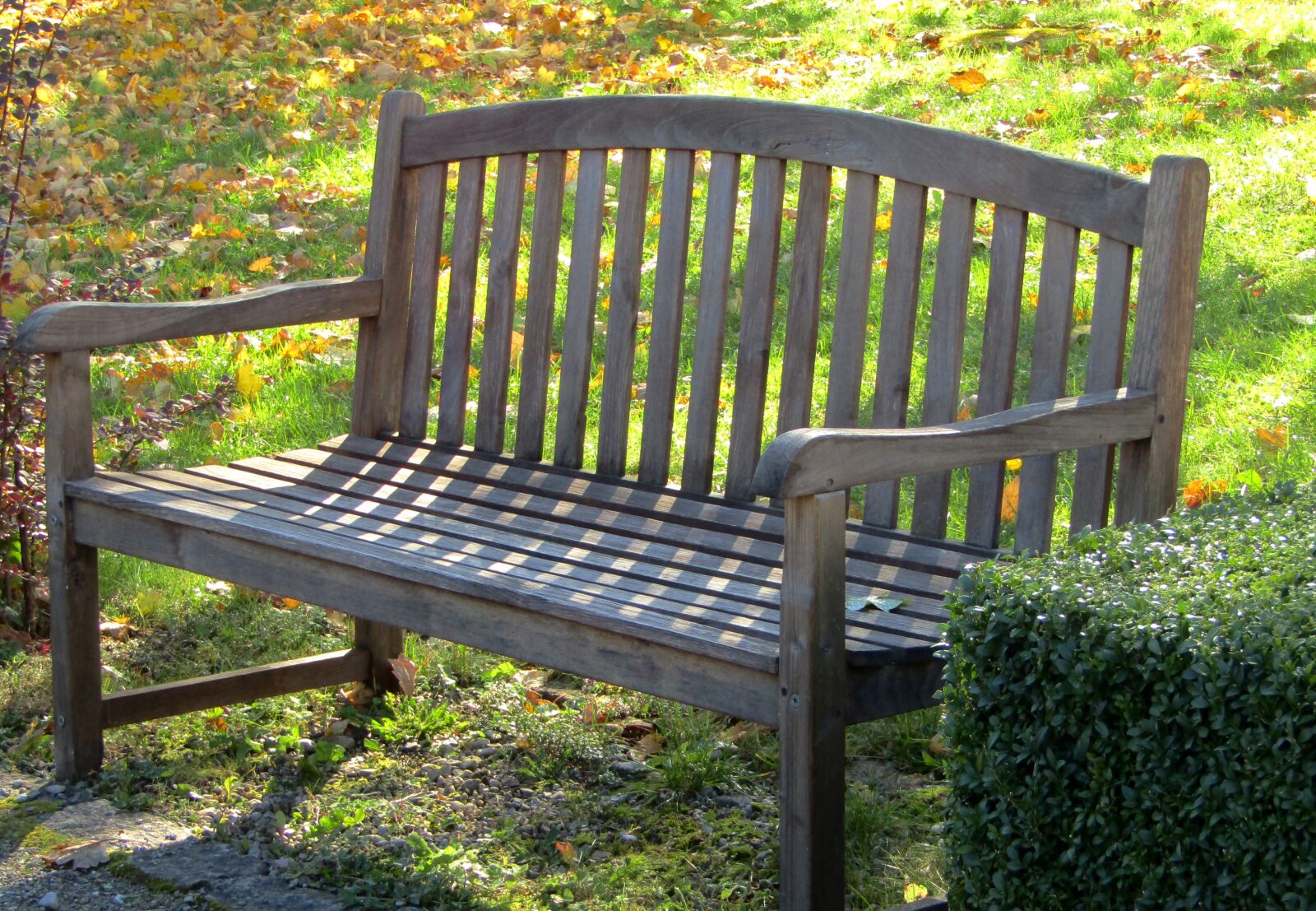 Canon POWERSHOT SX432 IS sample photo. Bank, resting place, nature photography