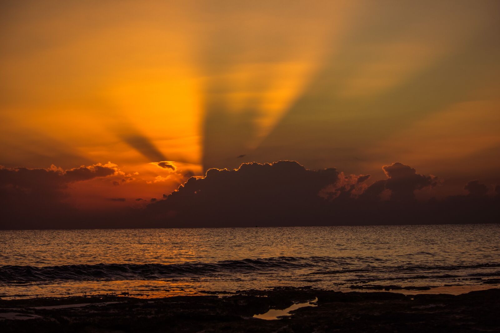 Nikon D3300 sample photo. Sunset, dusk, beach photography