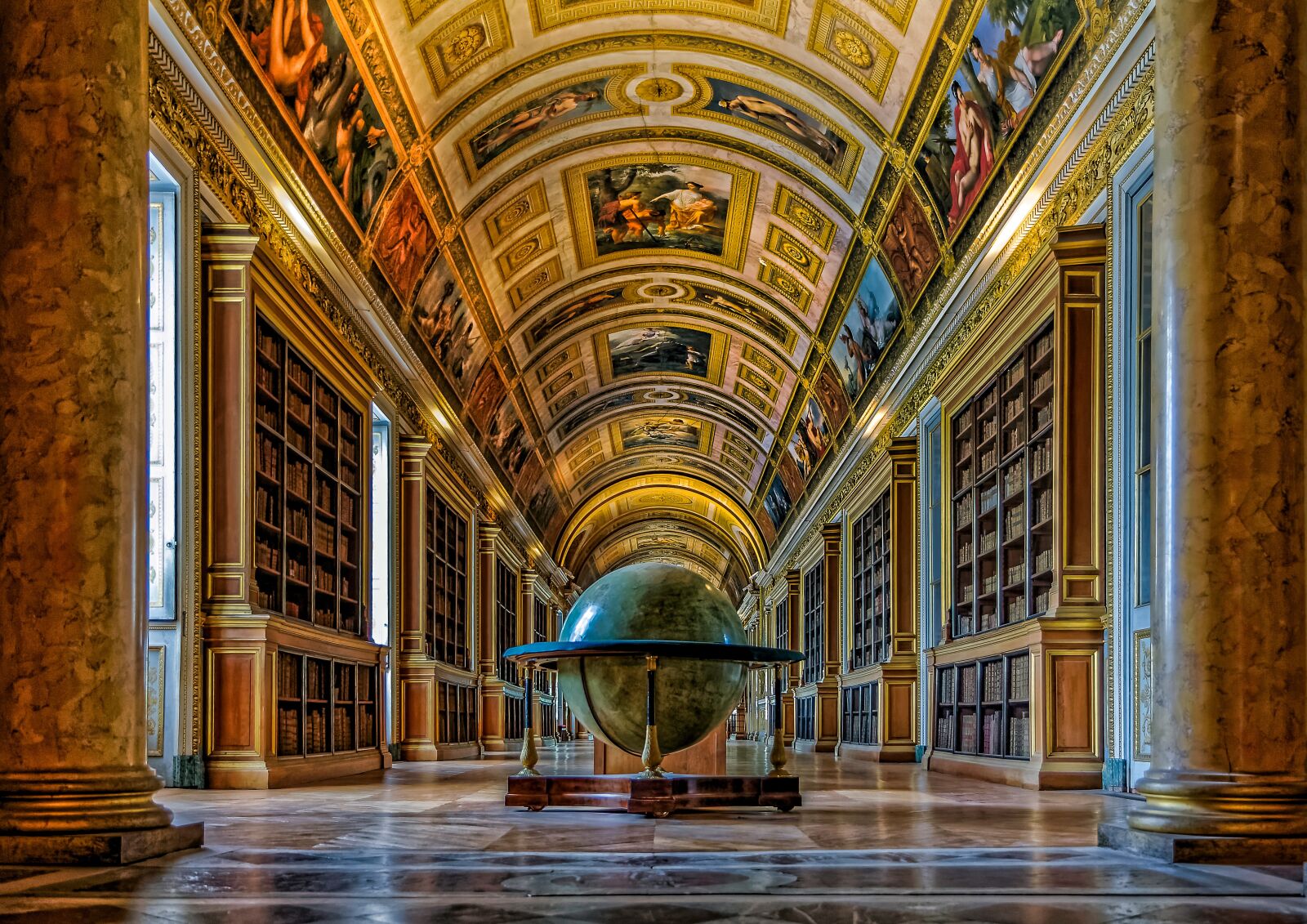 Canon EOS 60D sample photo. Castle fontainebleau, perspective, interior photography