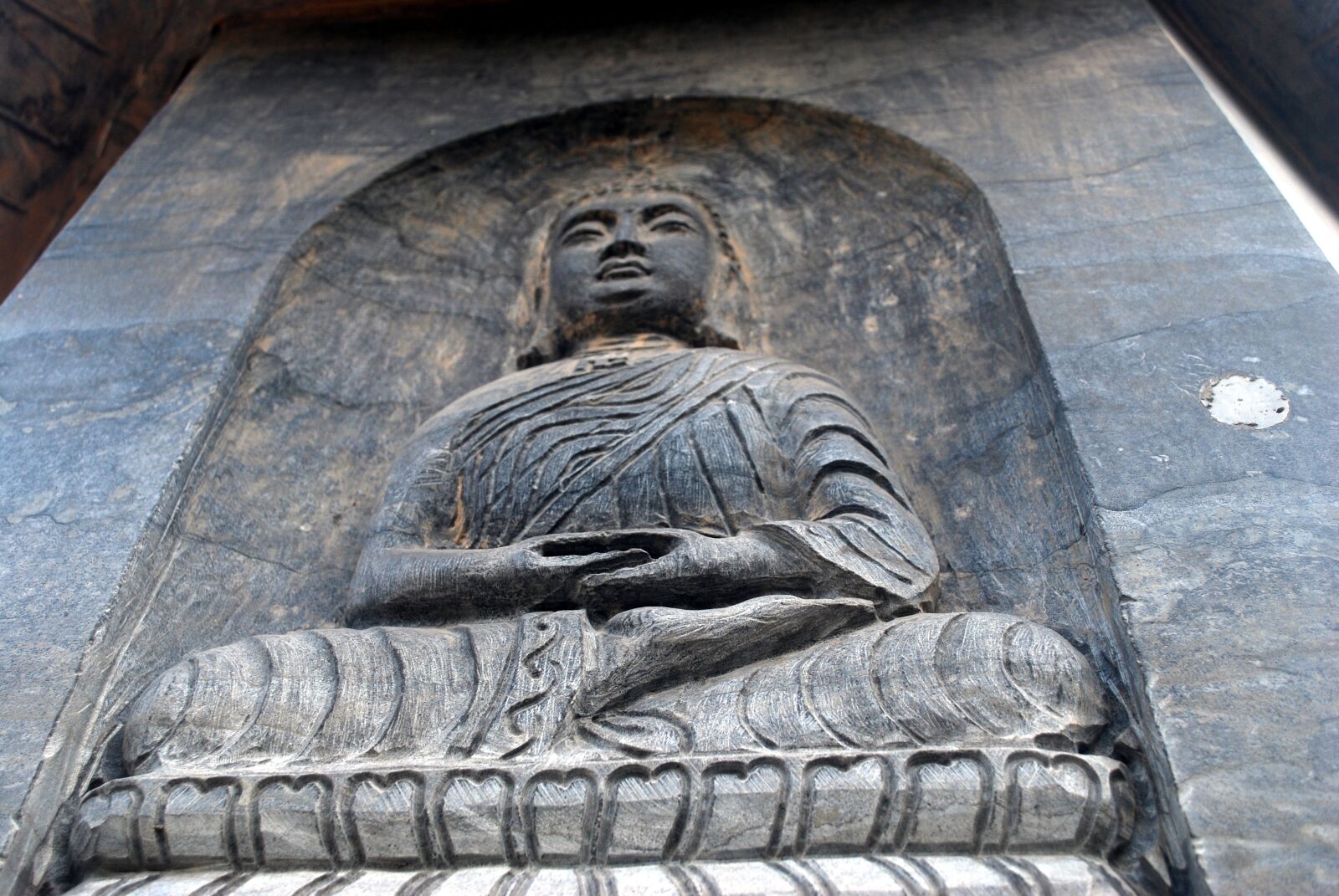 Nikon D60 sample photo. Buddha, carving, religion photography