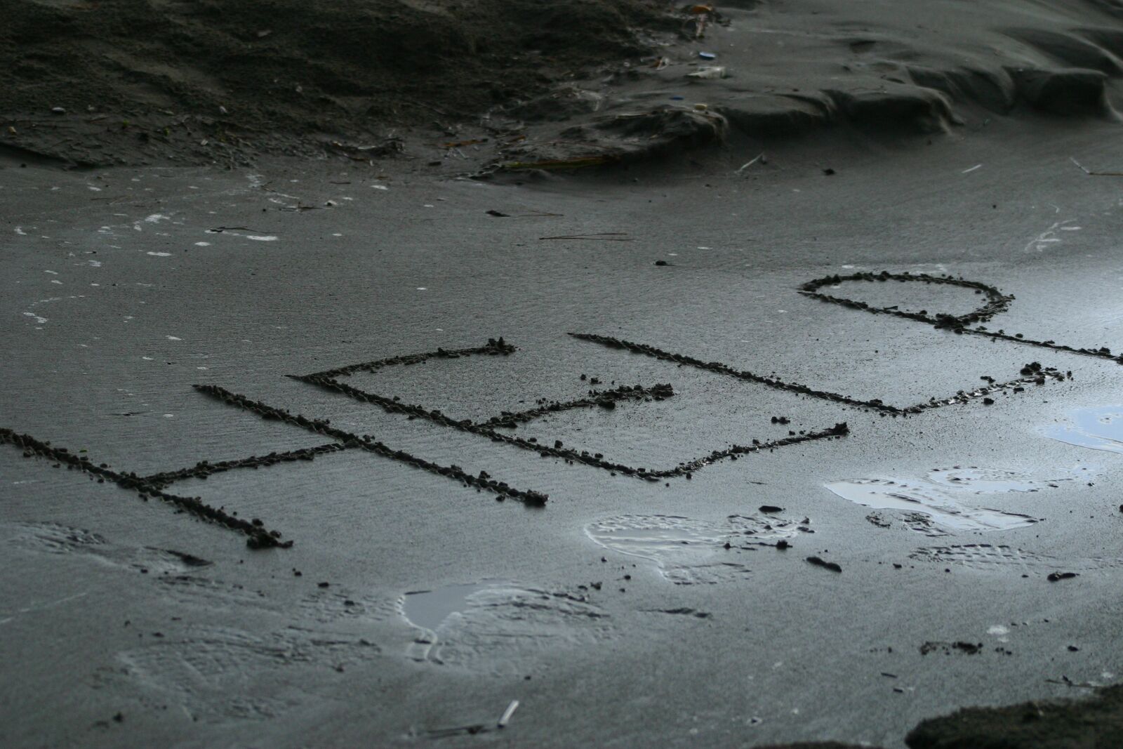 Canon EOS D60 sample photo. Help, beach, sand photography