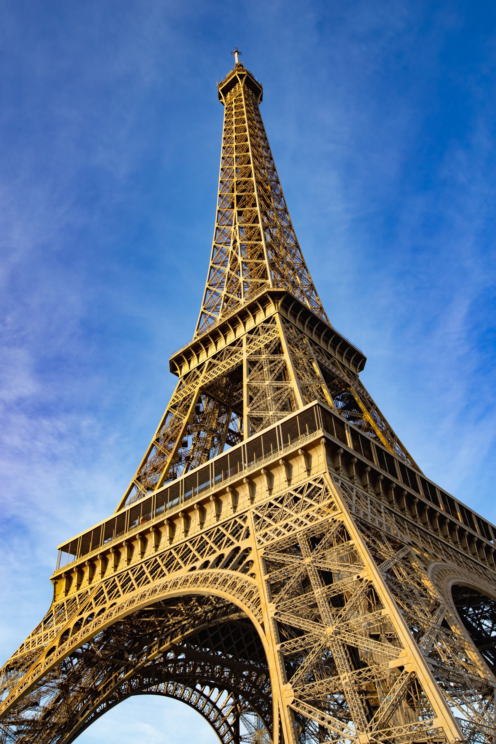Canon EOS 6D Mark II + Canon EF 16-35mm F2.8L II USM sample photo. Tower, paris, france photography