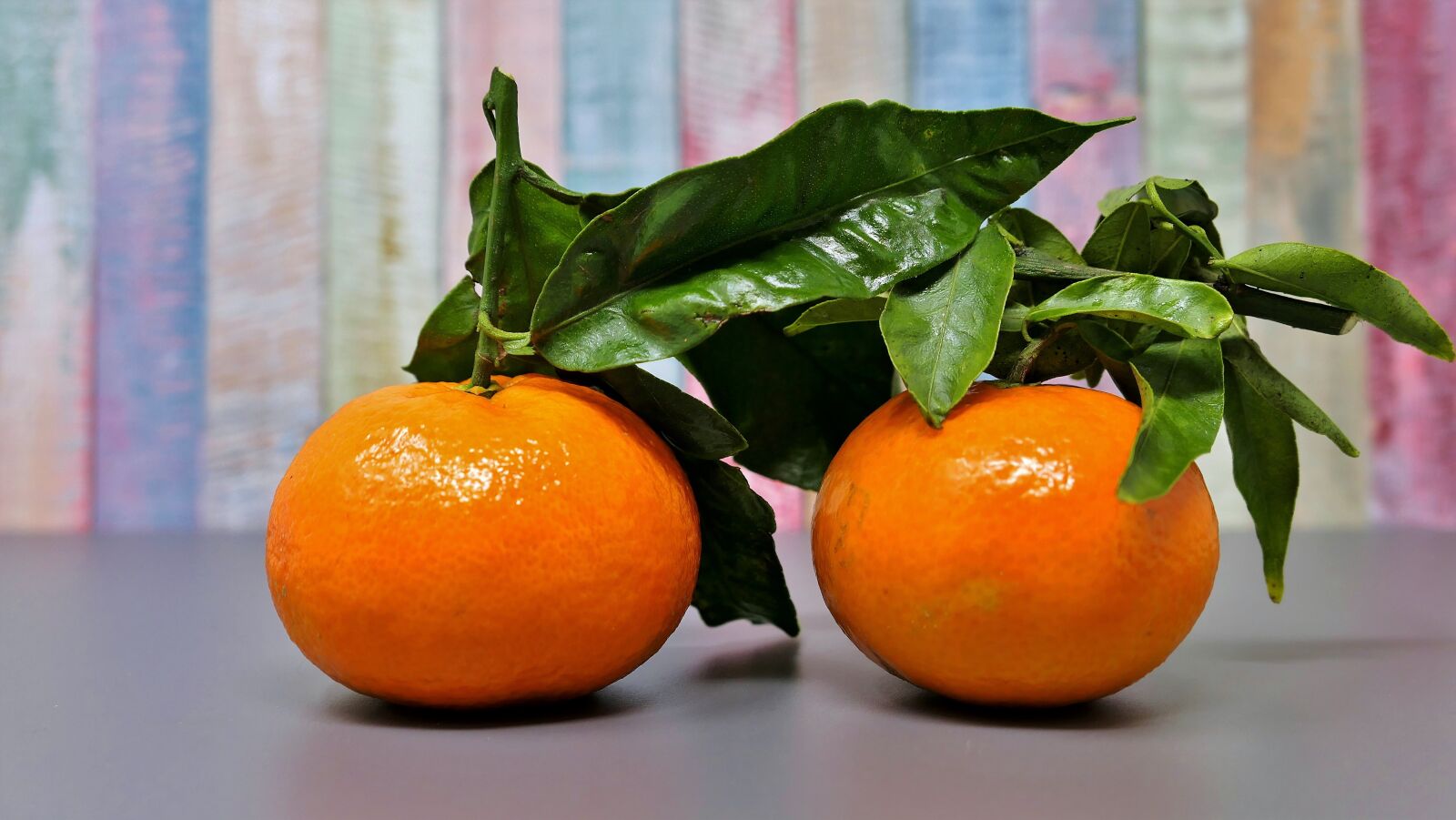 Panasonic Lumix DMC-LX10 (Lumix DMC-LX15) sample photo. Tangerines, fruit, mandarin leaves photography