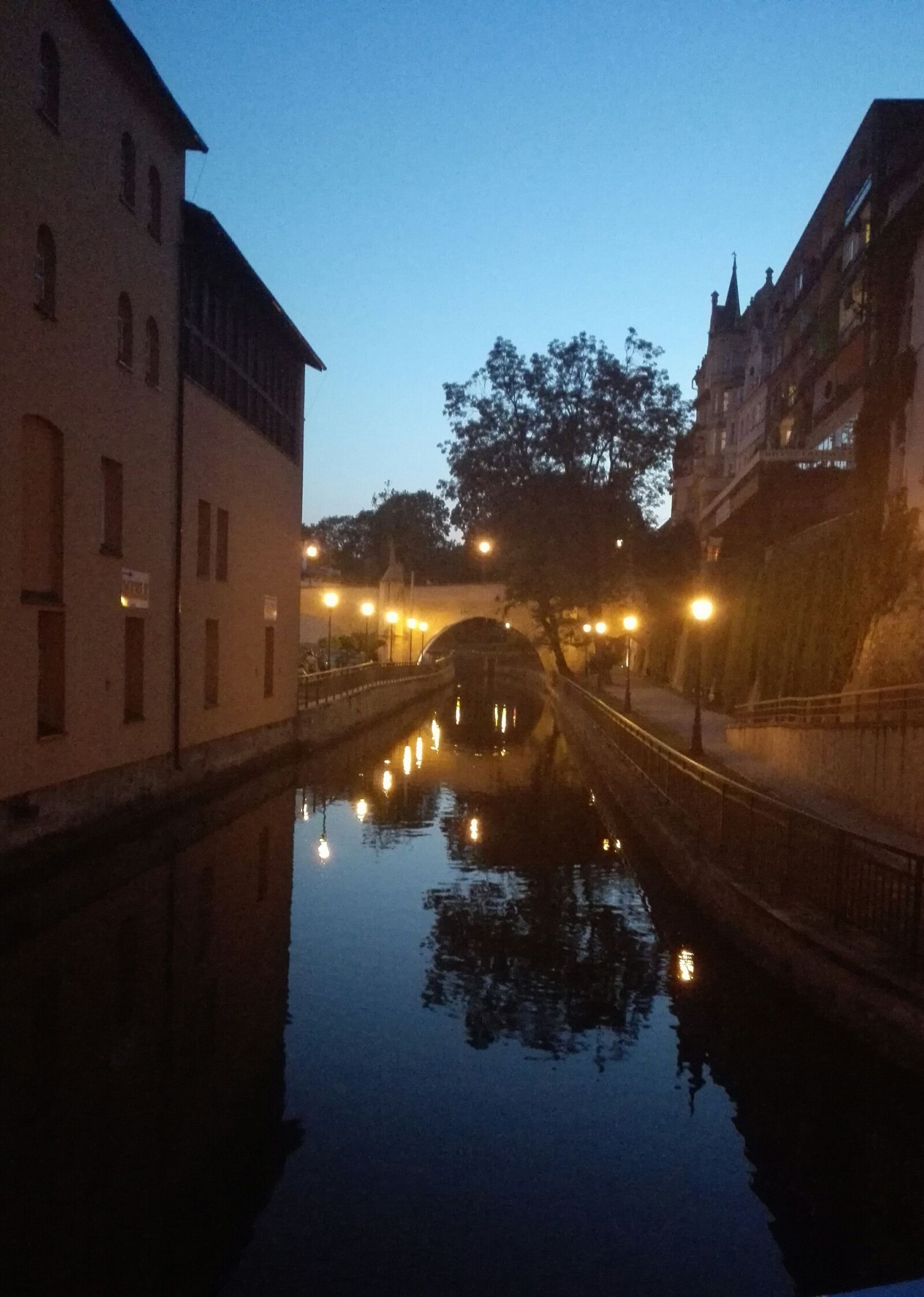 HUAWEI H60-L04 sample photo. City, river, bridge photography
