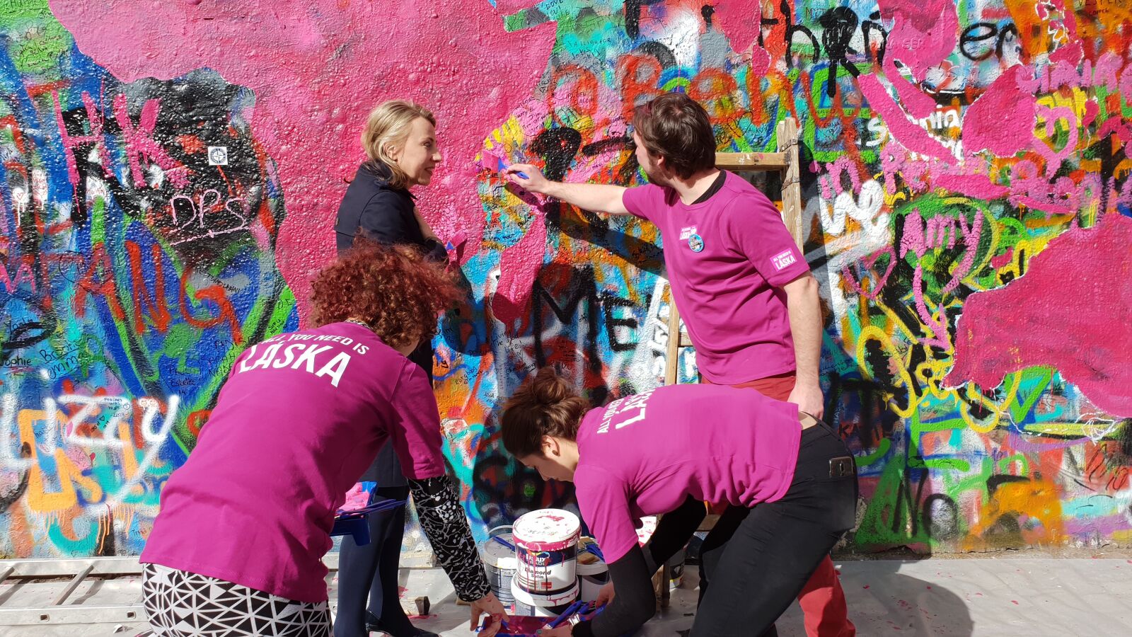 Samsung Galaxy S9 sample photo. Lennon wall, street art photography