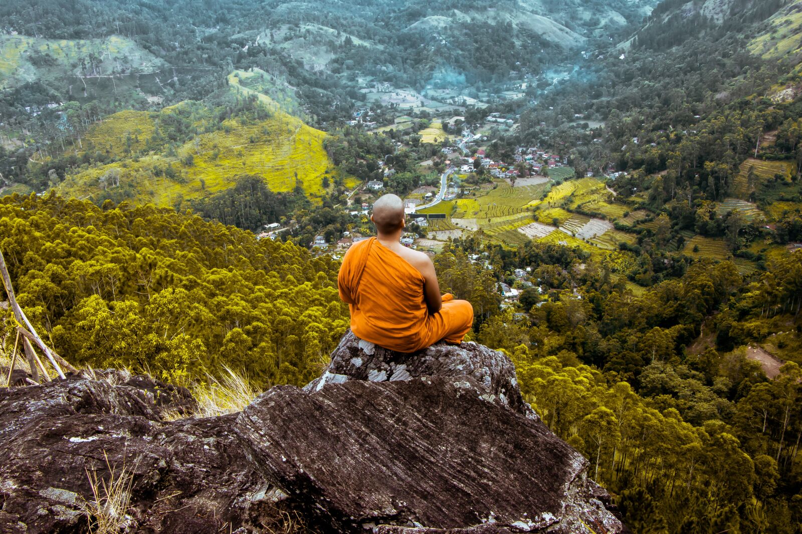 Canon EOS 70D + Canon EF-S 18-135mm F3.5-5.6 IS STM sample photo. Meditation, buddhist monk, monk photography