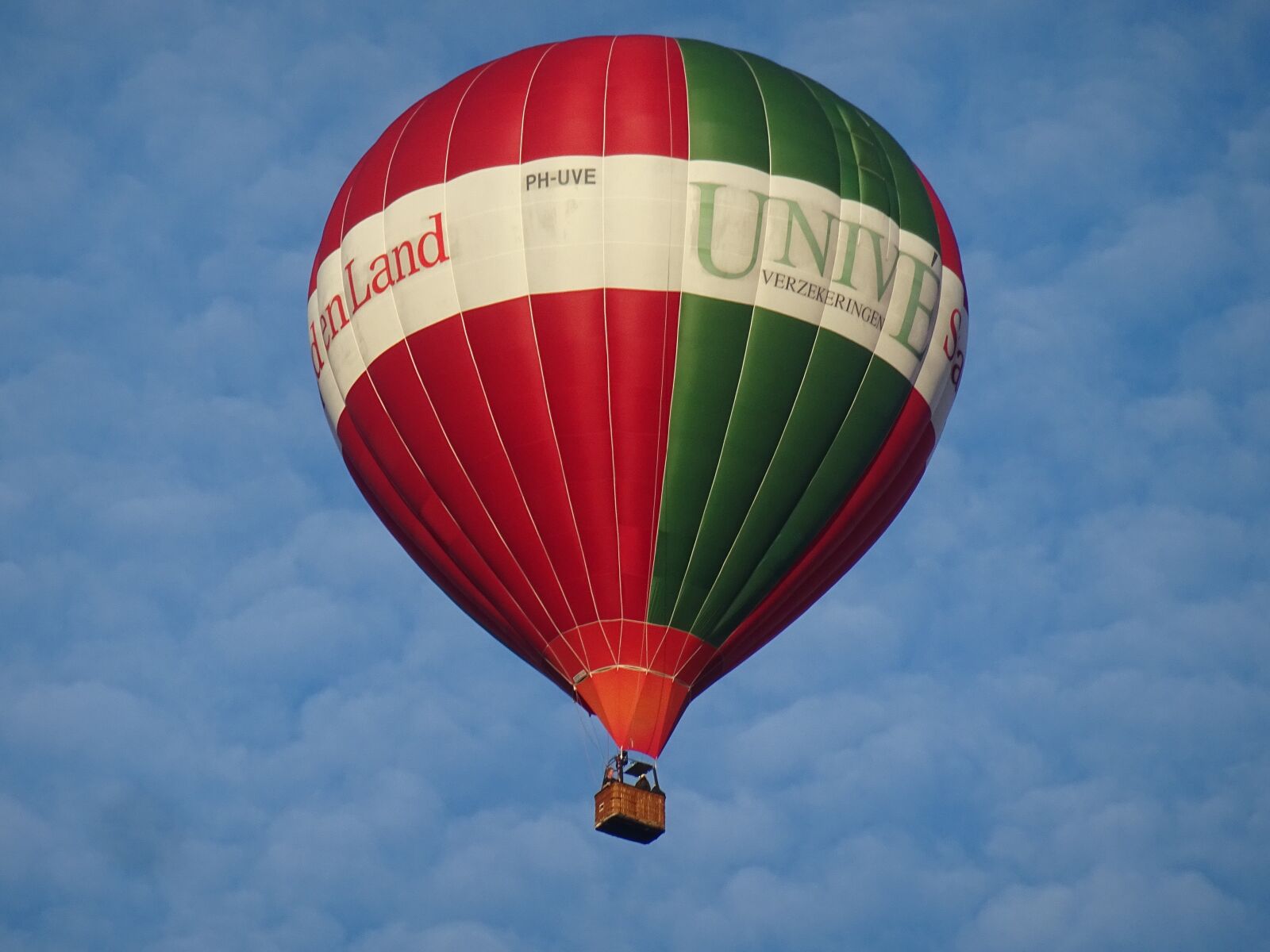 Sony DSC-HX60 sample photo. Hot air balloon, air photography