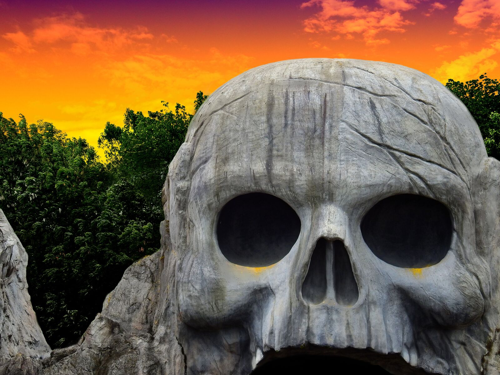 Nikon Coolpix P900 sample photo. Stone, rock, head photography