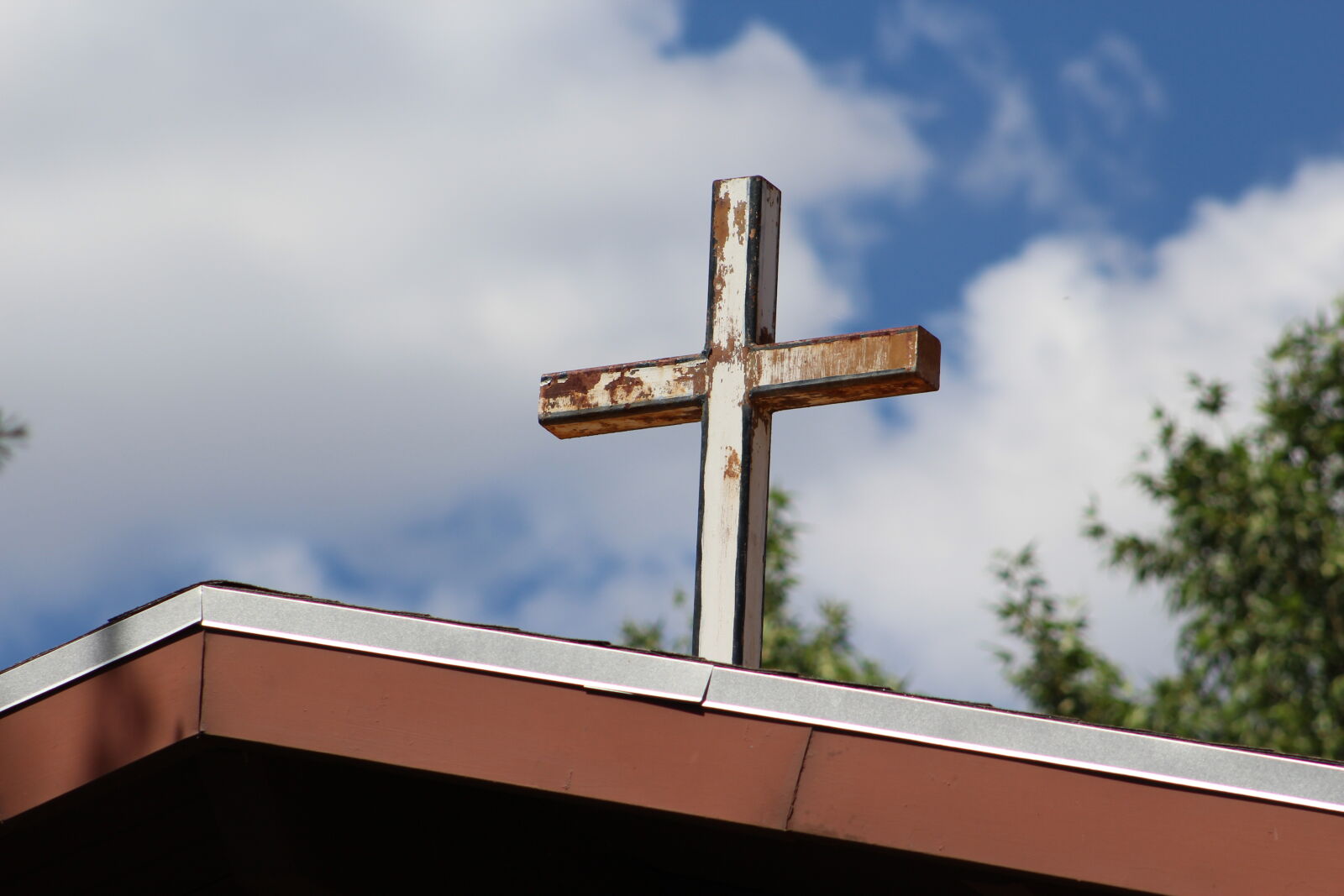 Canon EF 75-300mm f/4-5.6 sample photo. Church, cross, religion photography