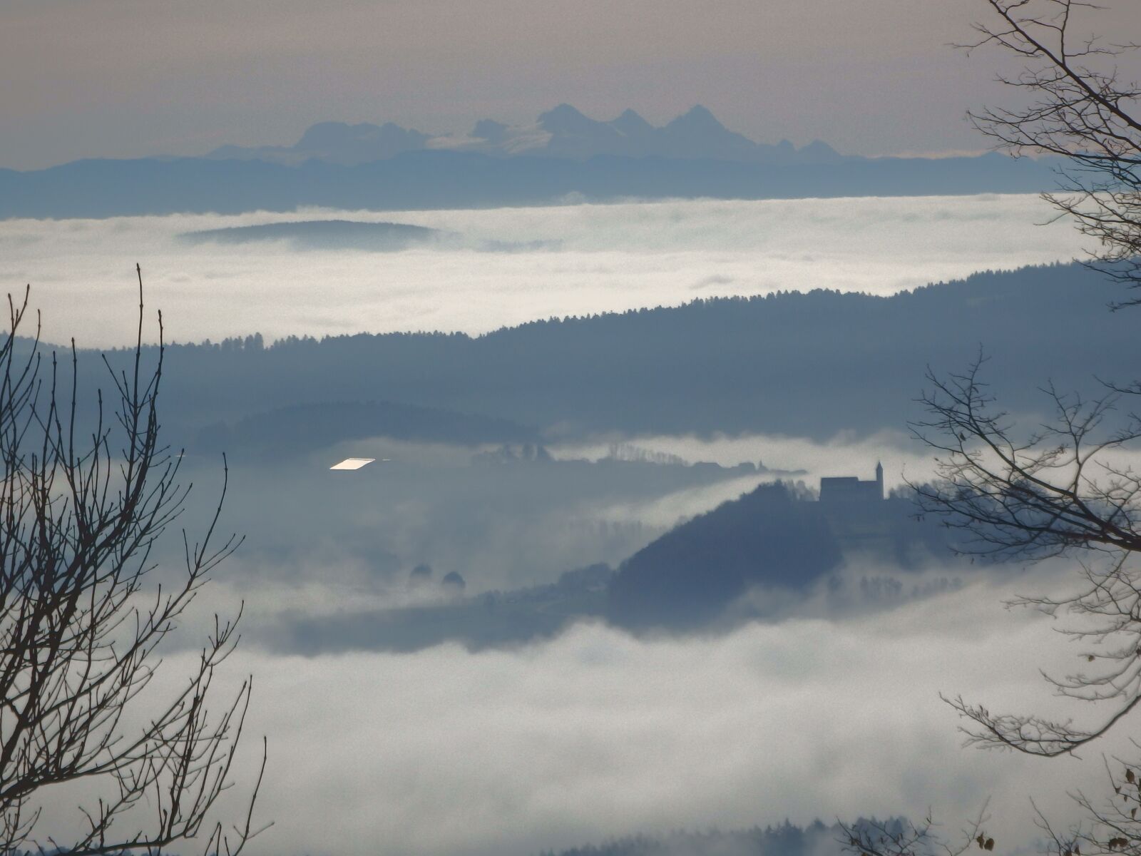 Olympus SP-100EE sample photo. Alpenblick, panorama, fog photography