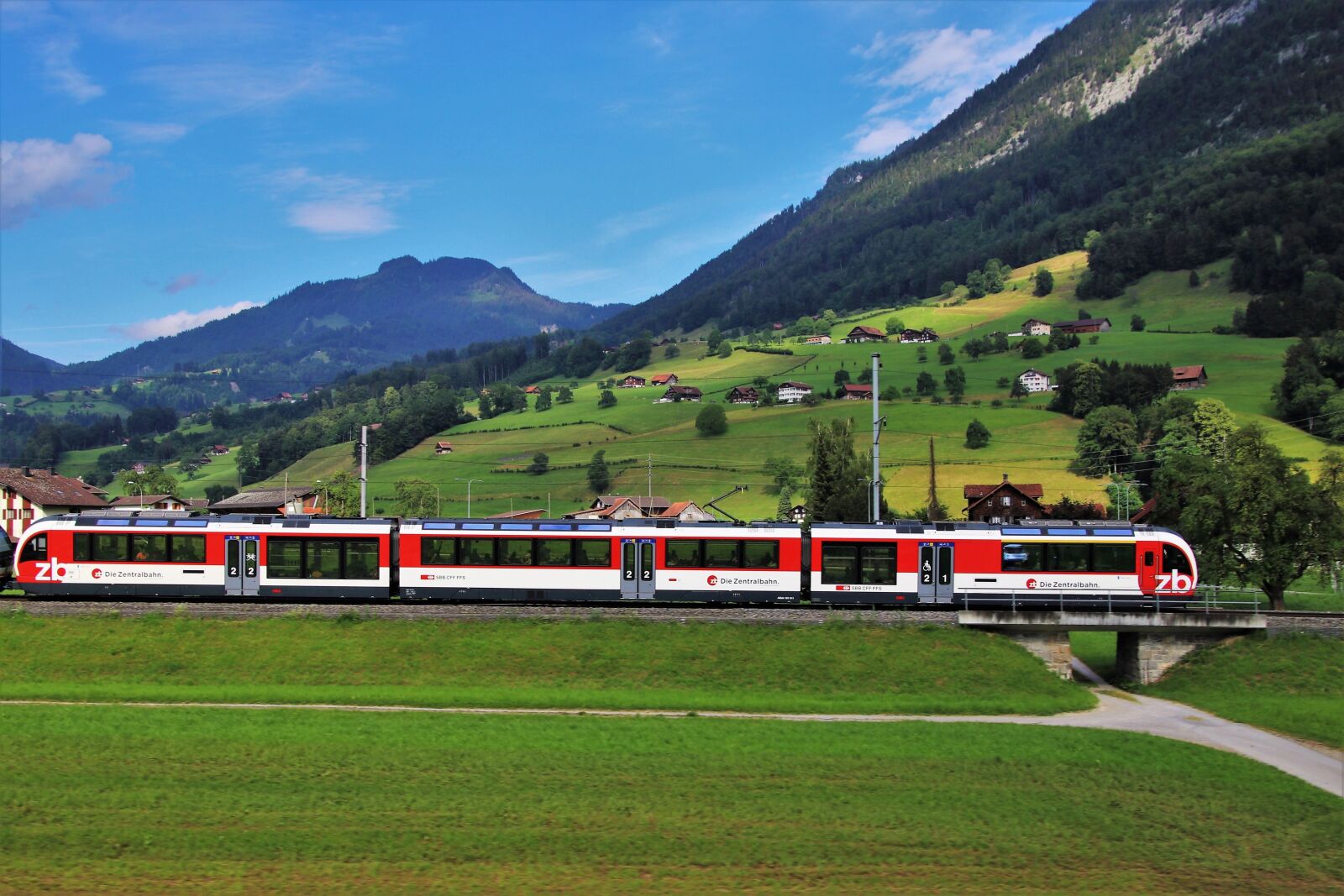 Canon EOS 80D sample photo. Far view, train, tourism photography