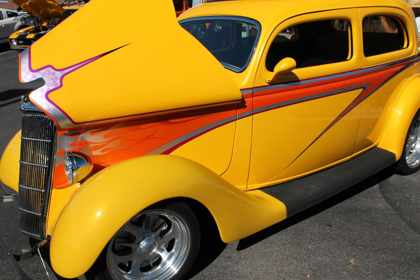 Canon EOS 1100D (EOS Rebel T3 / EOS Kiss X50) sample photo. Car show, yellow, antique photography