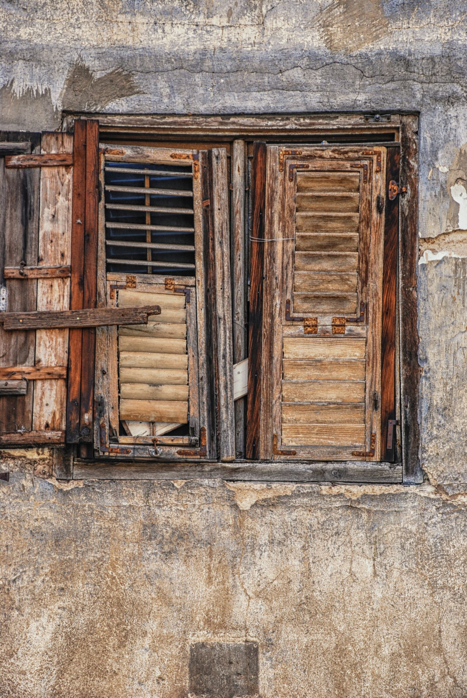 Nikon D80 sample photo. Shutter, demolished, old photography