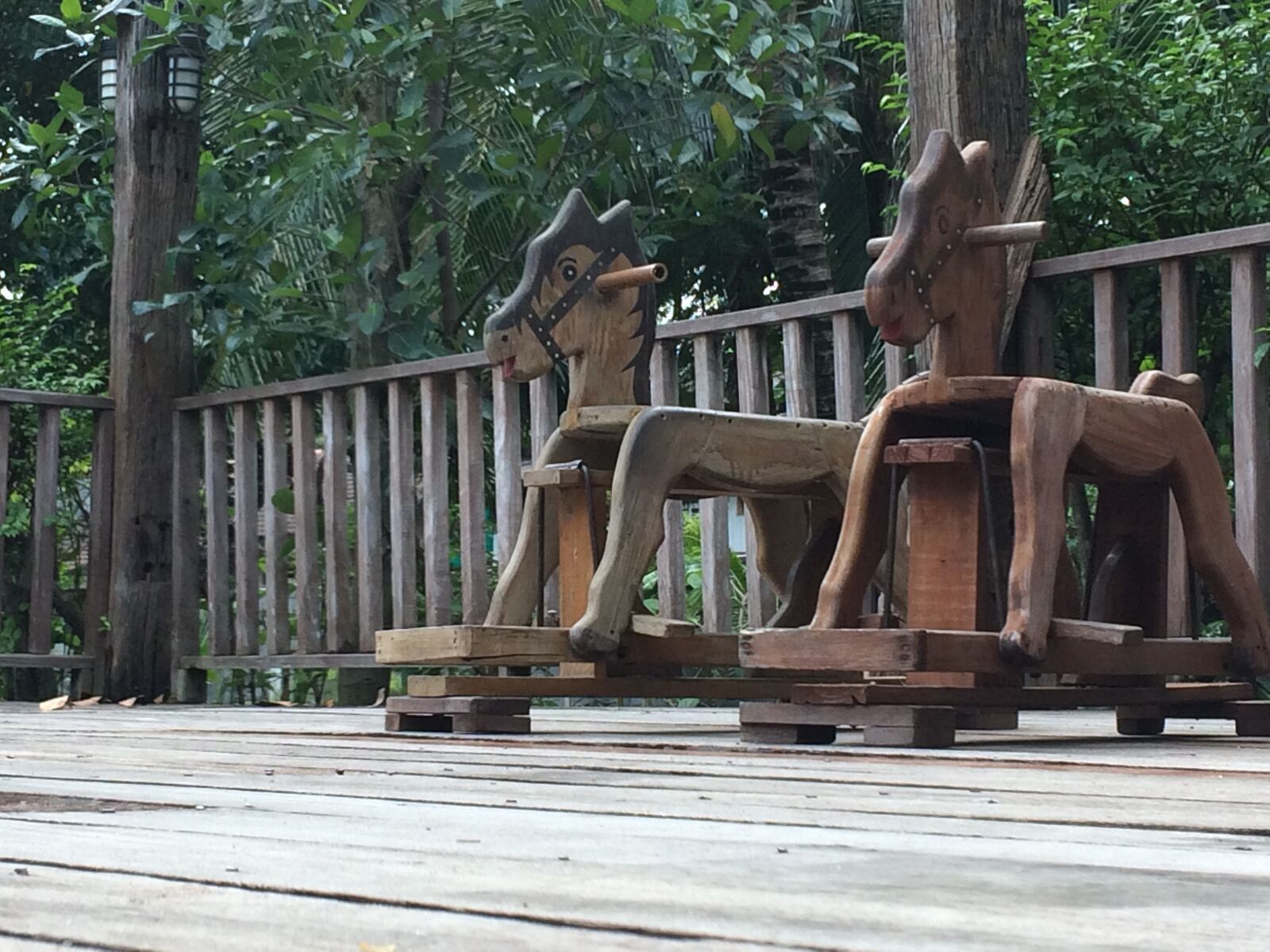 iPhone 5s back camera 4.15mm f/2.2 sample photo. Horse, horse toys, terrace photography