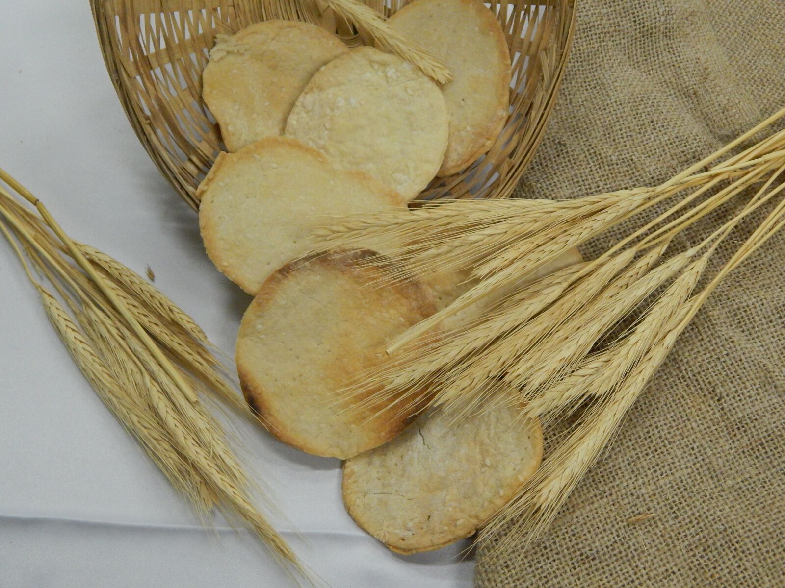 Nikon Coolpix L820 sample photo. Breads without yeast, easter photography