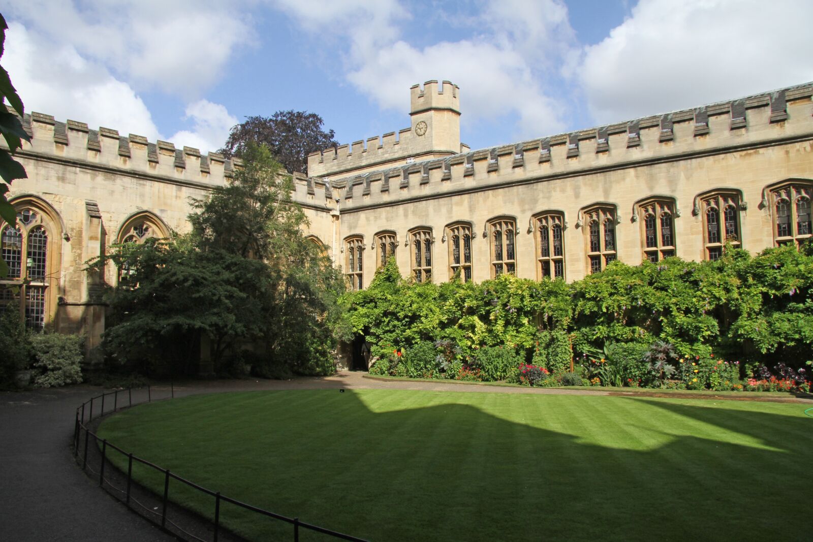 Canon EF-S 17-85mm F4-5.6 IS USM sample photo. Balliol college, university, oxford photography