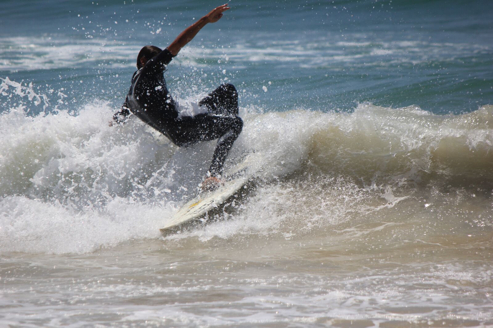 Canon EOS 550D (EOS Rebel T2i / EOS Kiss X4) sample photo. Waves, surf, action photography