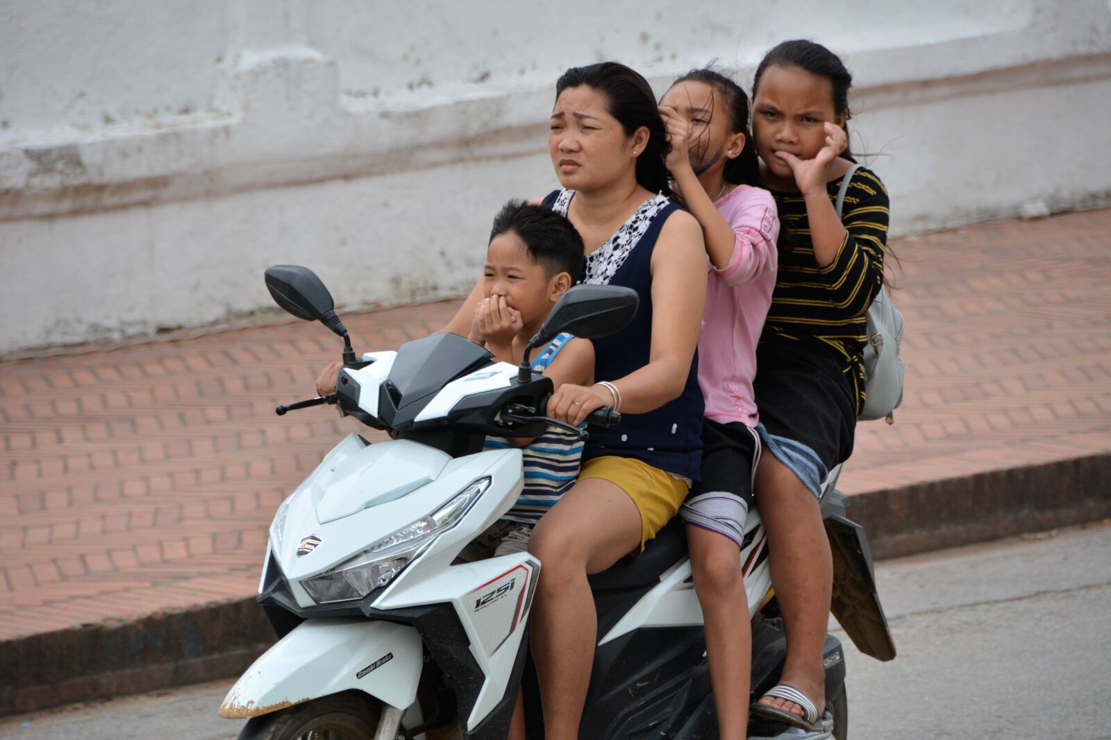 Nikon D7100 sample photo. Laos, luang prabang, scooter photography