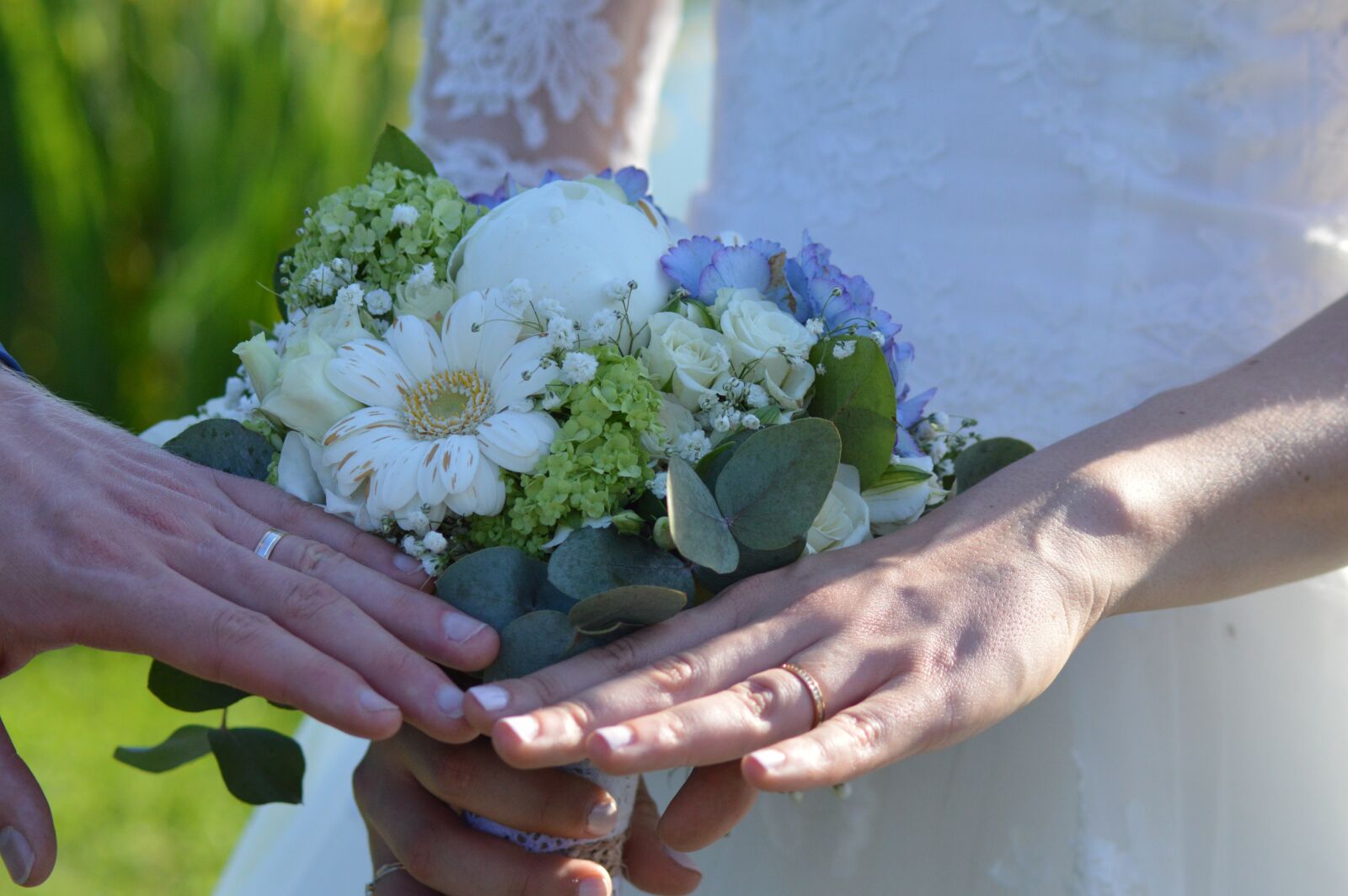 Nikon D3200 sample photo. Wedding, alliance, hands photography