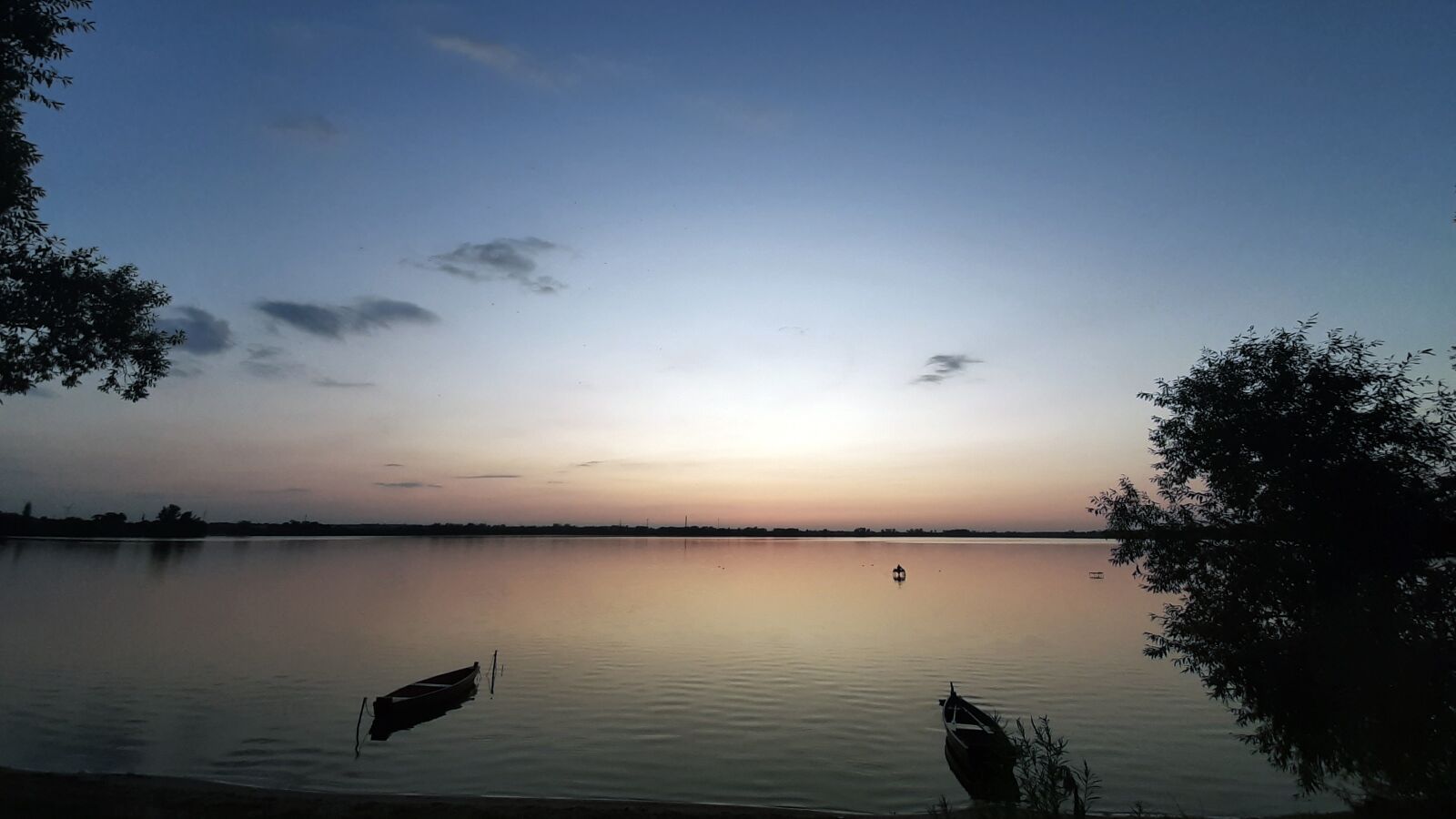 Samsung Galaxy A50 sample photo. Lake, sky, summer photography