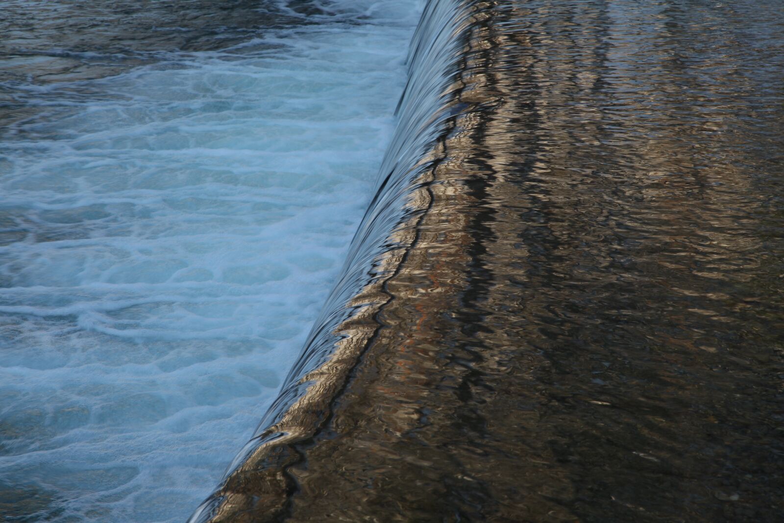 Canon EOS 5D Mark II sample photo. Water, mirroring, river photography