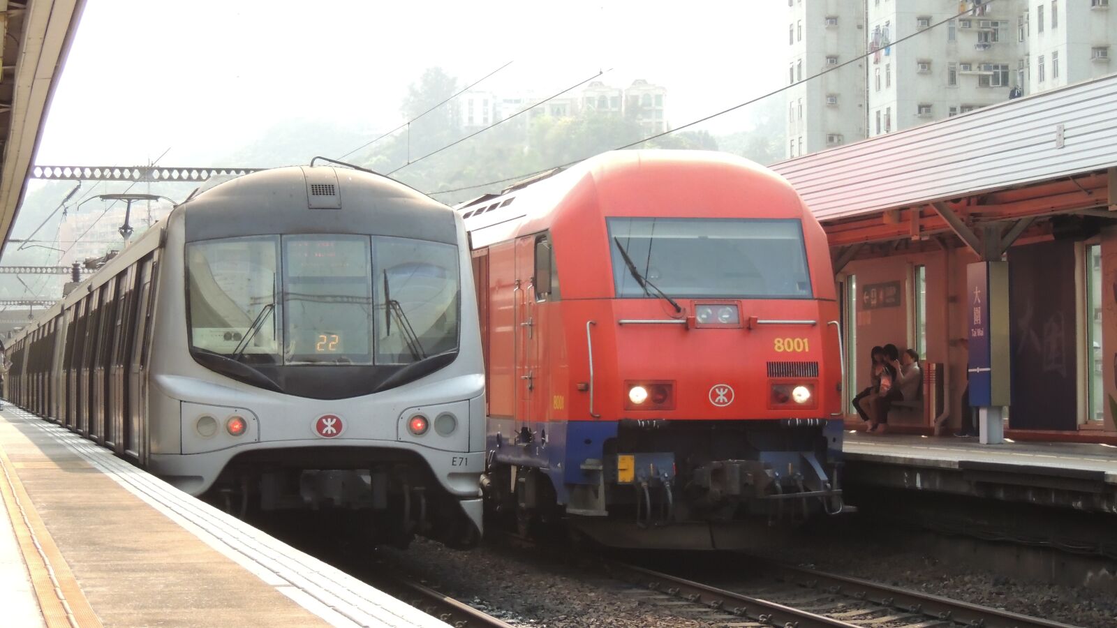 Nikon Coolpix P510 sample photo. Hongkong, train, city photography
