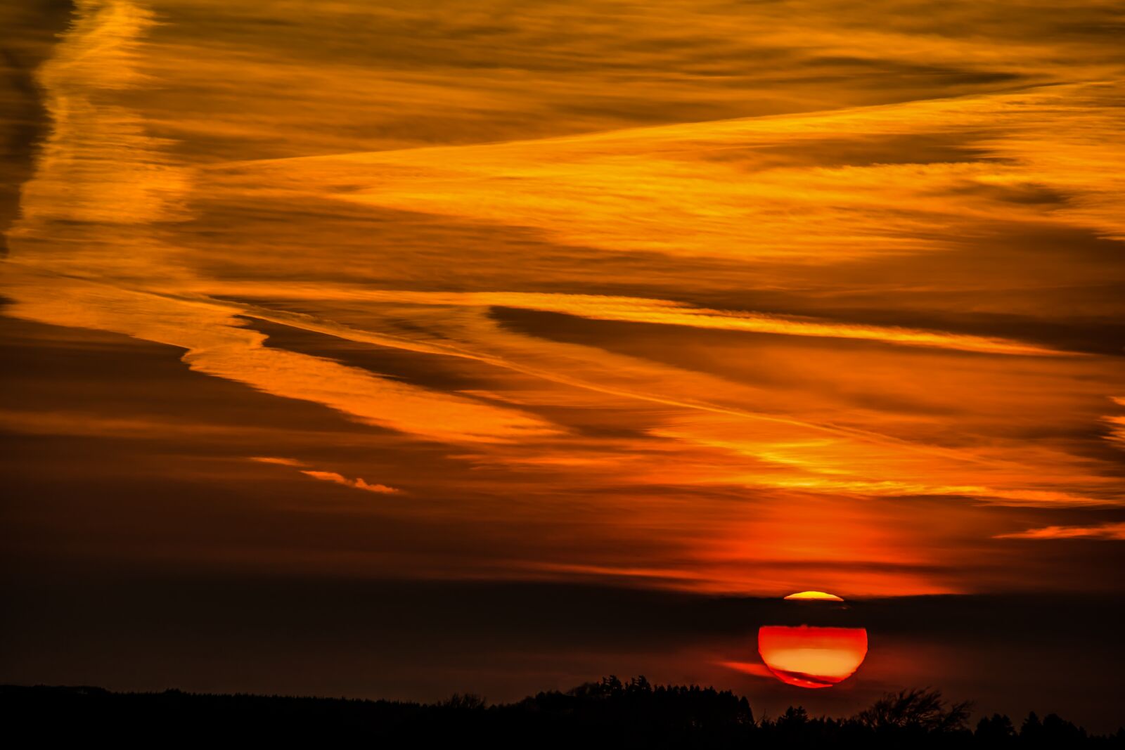 Canon EOS 750D (EOS Rebel T6i / EOS Kiss X8i) sample photo. Sunset, sun, setting sun photography